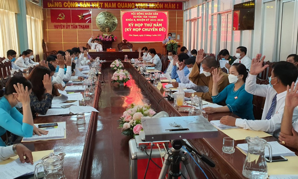 Hội đồng Nhân dân huyện Tân Thạnh tổ chức kỳ họp thứ năm (kỳ họp chuyên đề)
