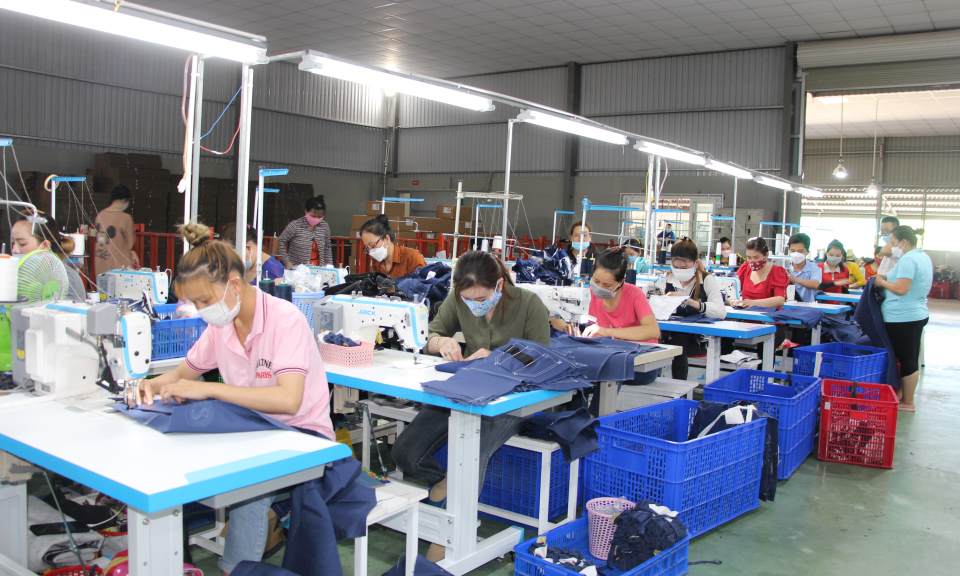 Thủ Thừa – Thành lập Công đoàn cơ sở Công ty TNHH Tiến Nhi