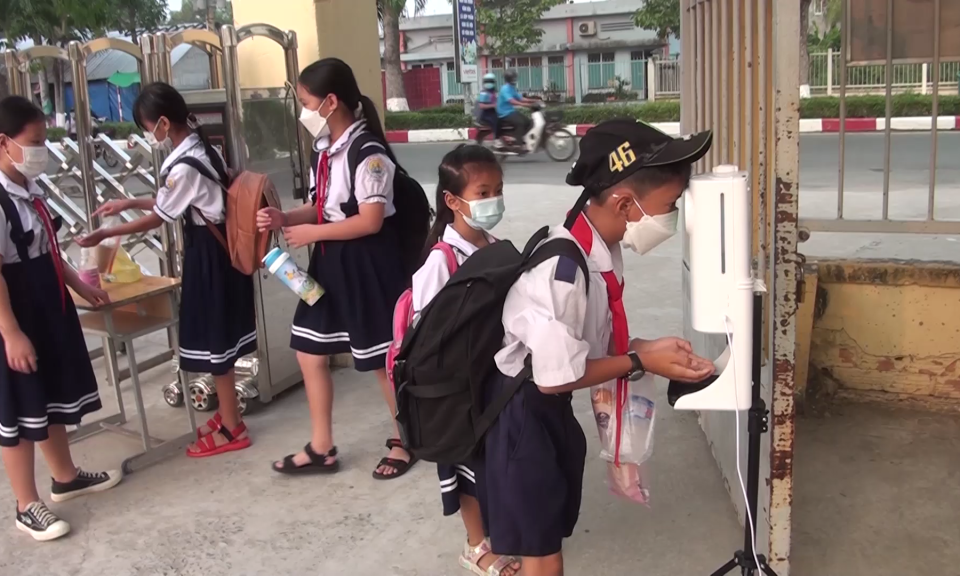 Tân Hưng đồng thuận cao và mong chờ sớm tiêm vắc xin phòng COVID-19 cho trẻ từ 5-11 tuổi