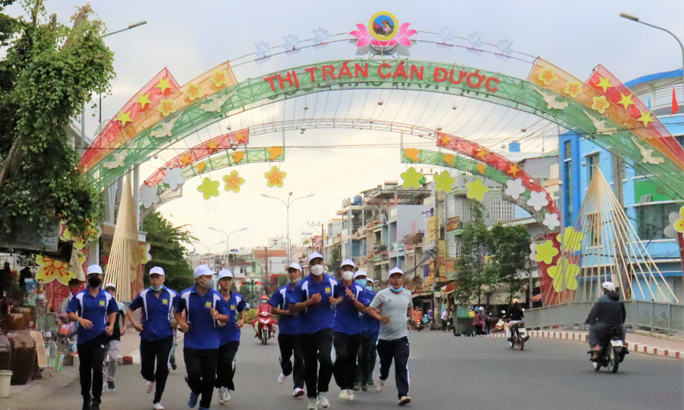 Cần Đước tổ chức Ngày chạy Olympic vì sức khoẻ toàn dân