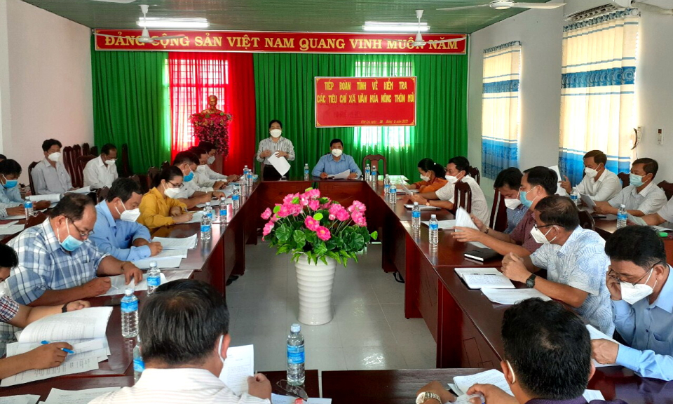 Tân Hưng kiểm tra xây dựng văn hóa - nông thôn mới xã Vĩnh Lợi