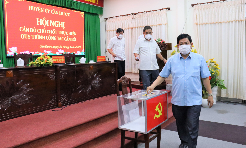 Huyện ủy Cần Đước hội nghị cán bộ chủ chốt