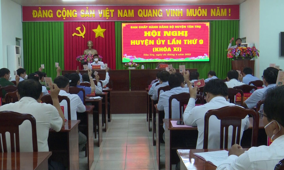 Tân Trụ Hội nghị Huyện ủy lần thứ 9