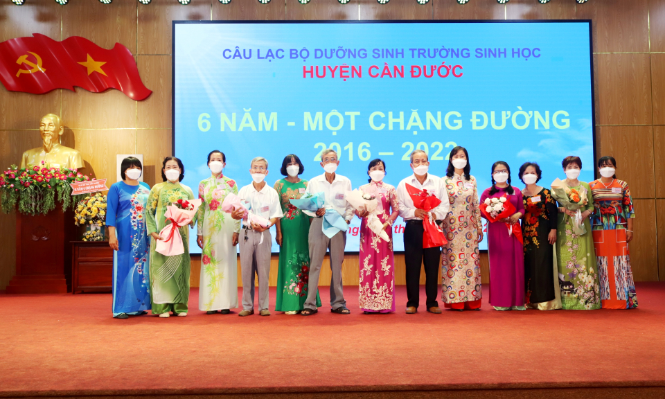 Cần Đước kỷ niệm 6 năm thành lập Câu lạc bộ trường sinh học