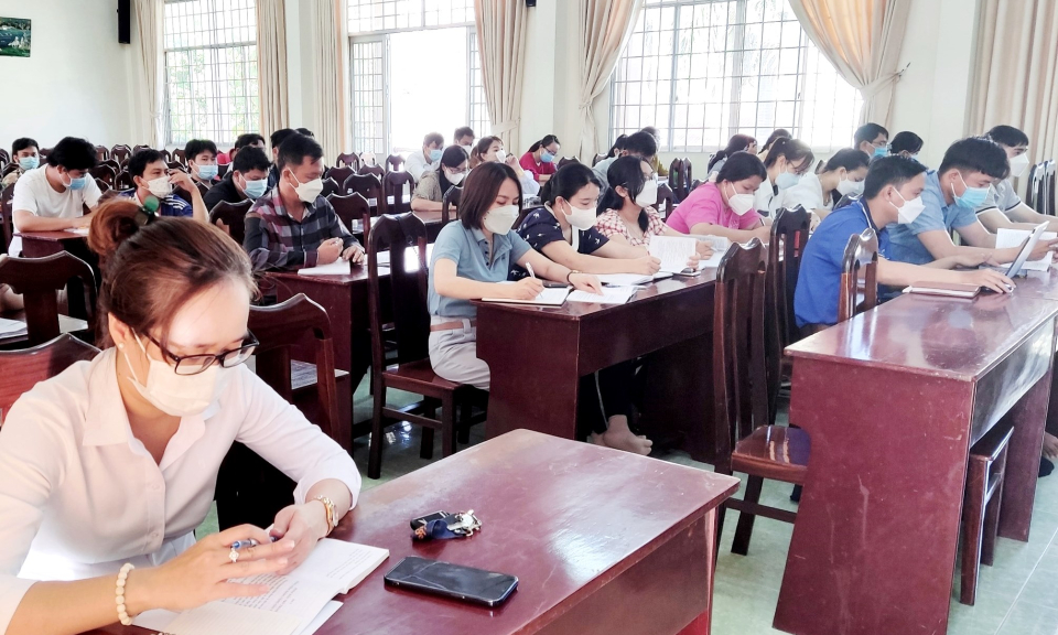 Cần Đước tổ chức lớp đối tượng Đảng khóa I/ 2022