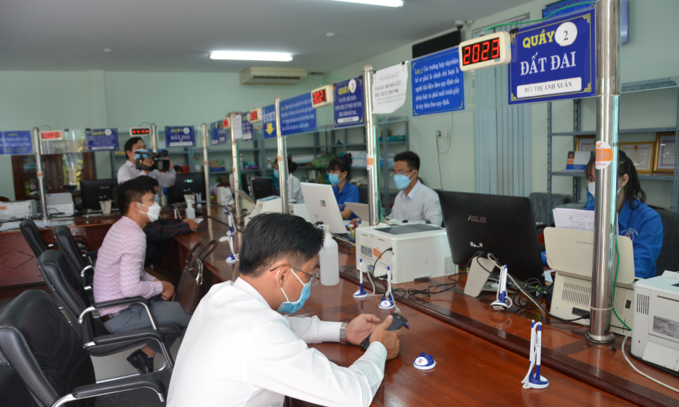 Cần Giuộc: Sở Thông tin và Truyền thông làm việc với UBND huyện về công tác chuyển đổi số