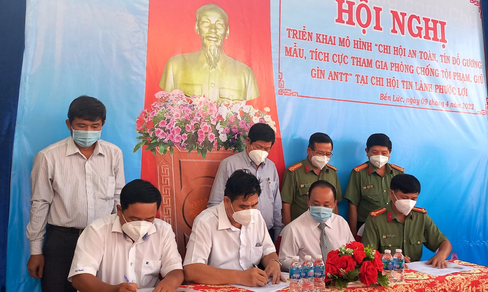 Bến Lức: mô hình “Chi hội an toàn, tín đồ gương mẫu, tích cực tham gia phòng chống tội phạm, giữ gìn ANTT”