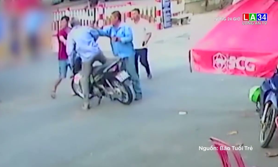 Tài xế xe ôm đâm chết chủ xe khách ở TP.HCM