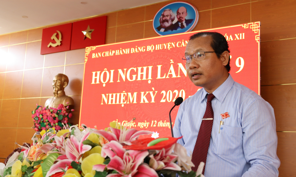 Huyện ủy Cần Giuộc tổ chức hội nghị Ban chấp hành lần thứ 9