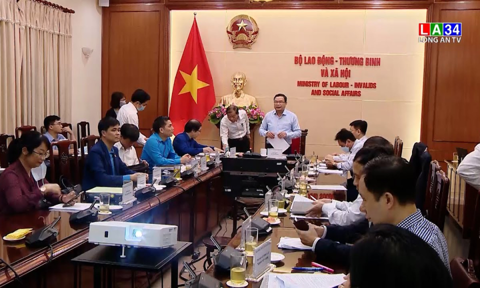 Chốt đề xuất tăng lương tối thiểu vùng 6%