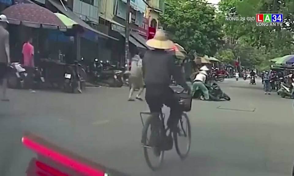 Người phụ nữ gặp họa do mặc váy chống nắng