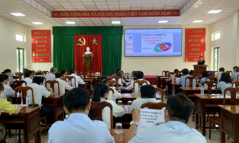 Huyện Châu Thành tổ chức tập huấn công tác cải cách hành chính năm 2022