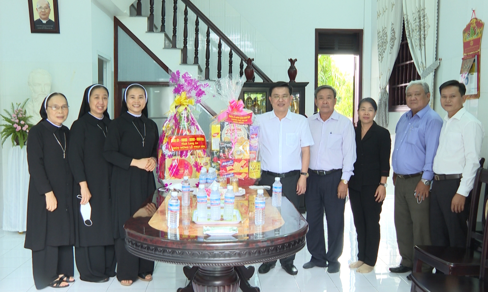 Lãnh đạo tỉnh thăm, chúc mừng lễ Phục sinh năm 2022