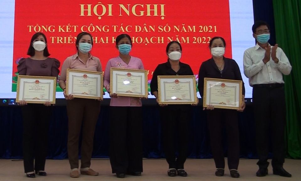 Tân Hưng tổng kết công tác dân số năm 2021