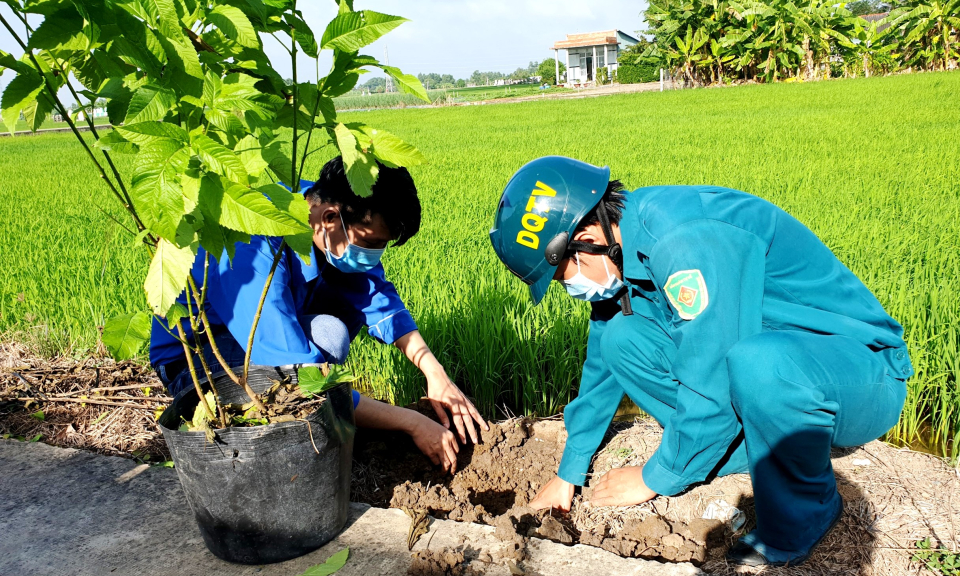 Lực lượng vũ trang Cần Đước tích cực tham gia xây dựng nông thôn mới