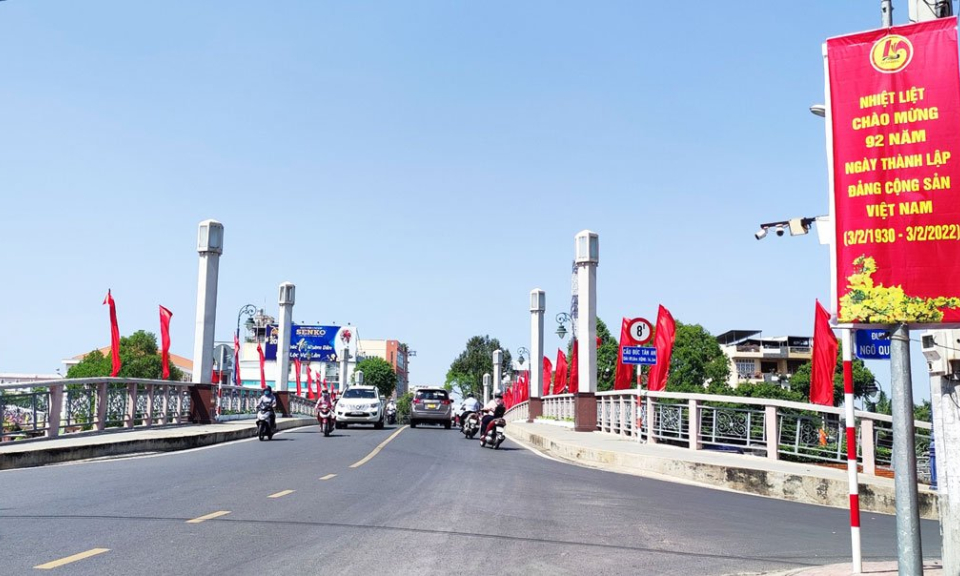 Thành phố Tân An tuyên truyền cổ động trực quan