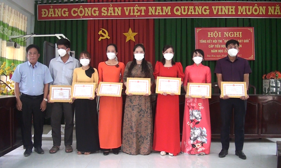 Đức Hòa tổng kết hội thi giáo viên dạy giỏi cấp tiểu học năm học 2021-2022