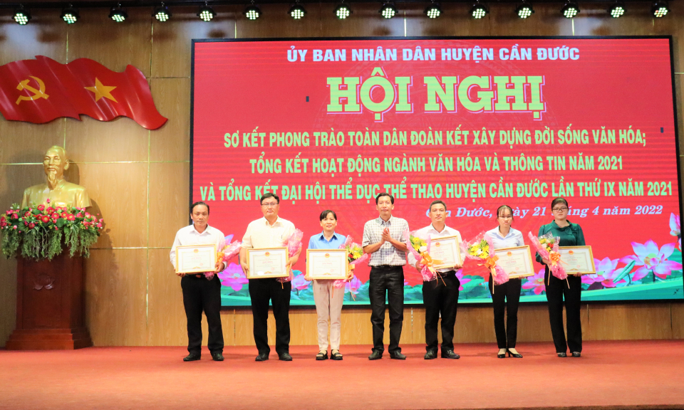 Cần Đước sơ kết phong trào toàn dân đoàn kết XD ĐSVH và tổng kết Đại hội TDTT