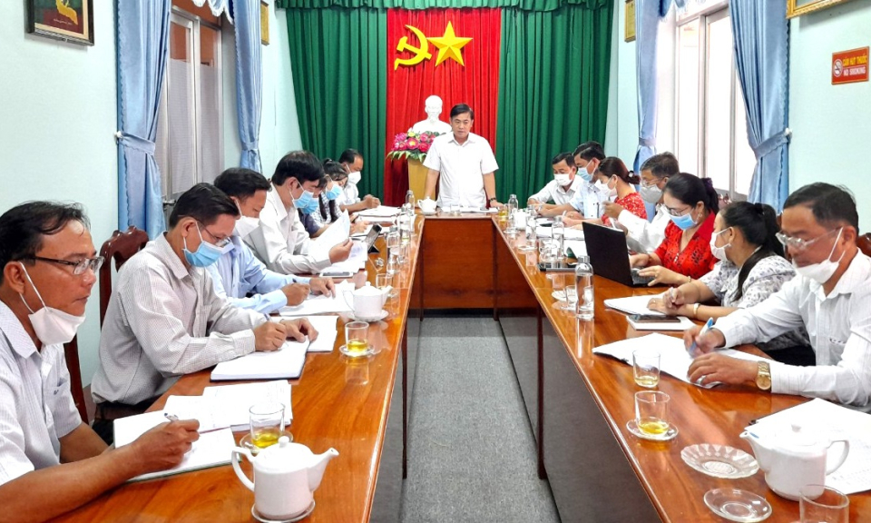 Tân Thạnh thống nhất phương án thu gom, vận chuyển, xử lý rác thải