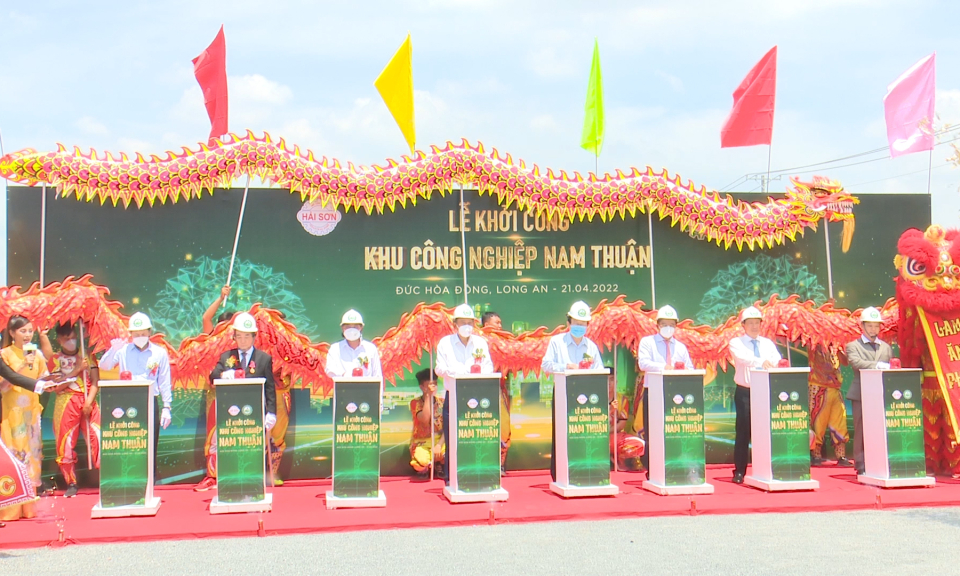 Đức Hòa khởi công khu công nghiệp Nam Thuận