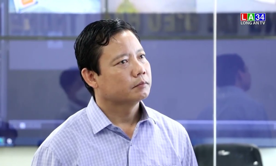 Phó Chủ tịch UBND tỉnh - Phạm Tấn Hòa kiểm tra tại Trung tâm Điều hành thông minh (IOC)