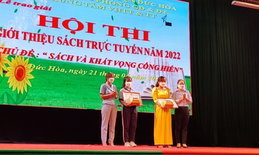 Đức Hòa tổng kết trao giải thưởng Hội thi giới thiệu sách trực tuyến năm 2022
