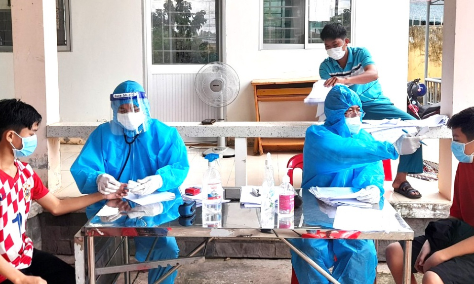 Tân Thạnh tiêm vắc-xin phòng COVID-19 cho 2.180 trẻ 11 tuổi