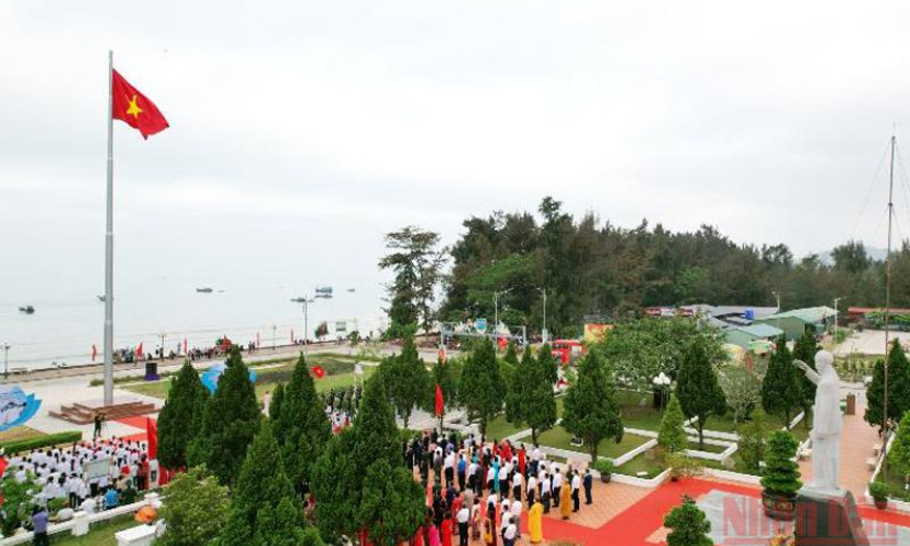 Lễ thượng cờ và khánh thành Cột cờ trên đảo Cô Tô