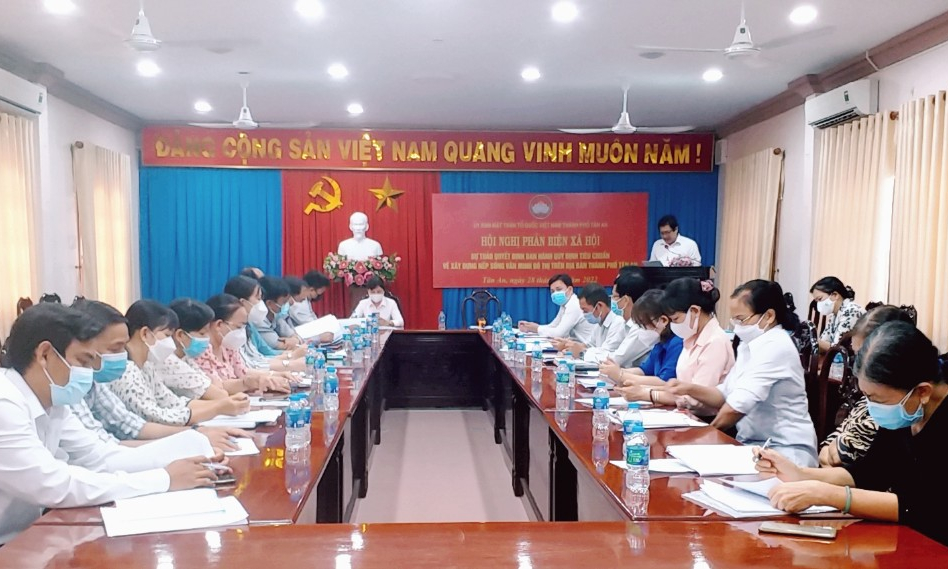 Thành phố Tân An: Hội nghị phản biện xã hội về xây dựng nếp sống văn minh đô thị