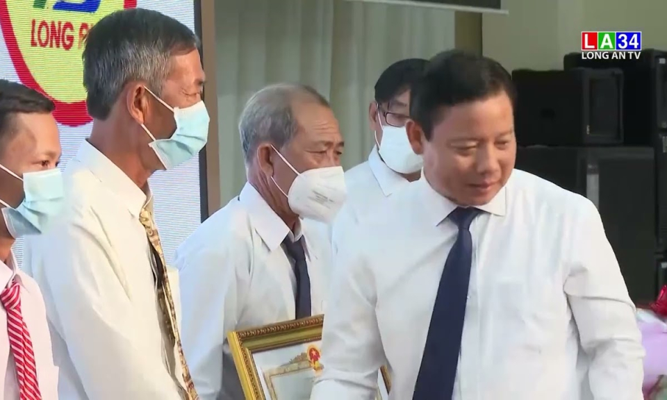 Lễ trao tặng danh hiệu vinh dự nhà nước ''Bà mẹ Việt Nam Anh hùng''