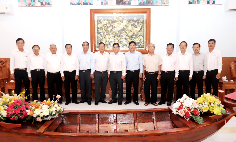 Cần Đước tổ chức Họp mặt nguyên lãnh đạo huyện qua các thời kỳ