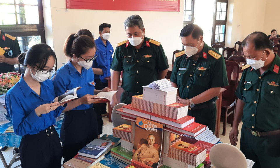 BCHQS Thành phố. Tân An khai mạc Ngày sách và Văn hoá đọc Việt Nam năm 2022