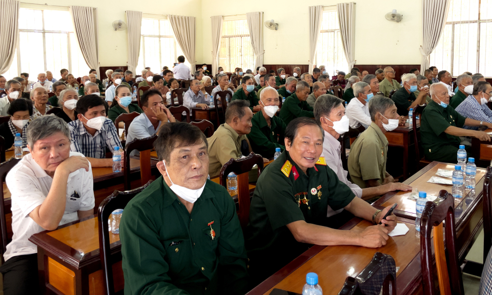 Tân Hưng họp mặt truyền thống Tiểu đoàn 504 anh hùng