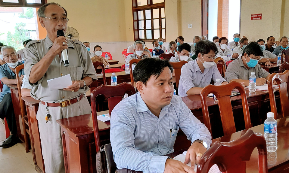 Đại biểu Quốc hội tiếp xúc xử tri huyện Tân Thạnh
