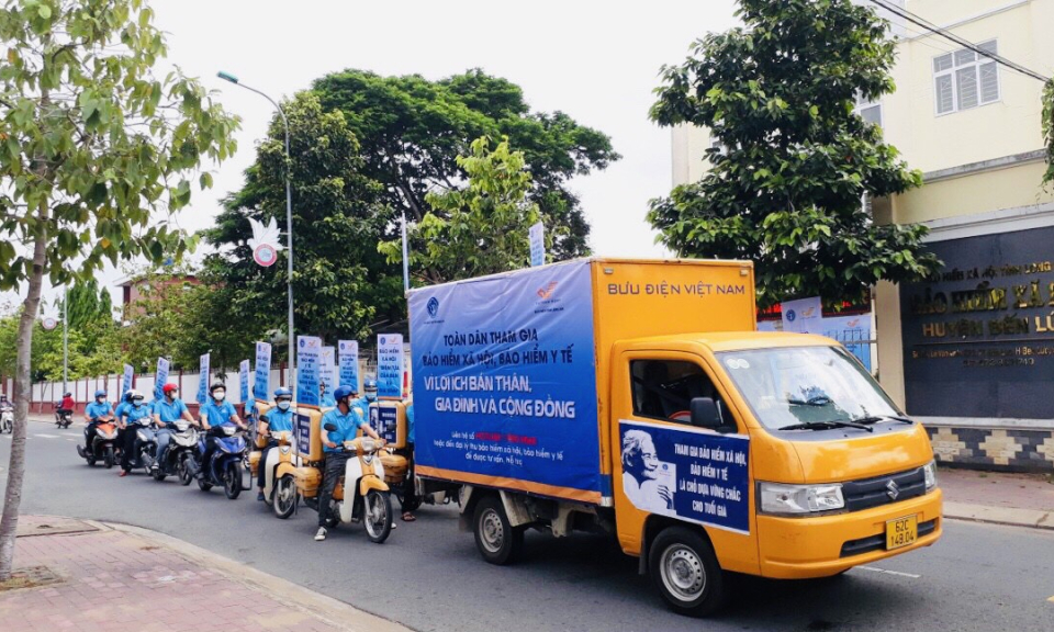 Bến Lức: “Bảo hiểm xã hội ­- điểm tựa của bạn và gia đình”