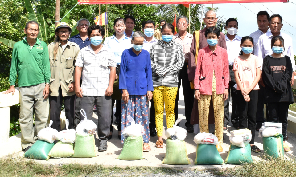 Tân Thạnh khánh thành cầu giao thông nông thôn 