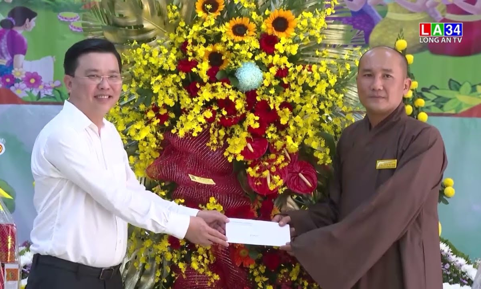 Lãnh đạo tỉnh thăm, chúc mừng Đại lễ Phật đản