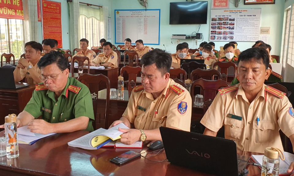 Tân Thạnh tập huấn nghiệp vụ sử dụng phần mềm đăng ký, quản lý phương tiện giao thông