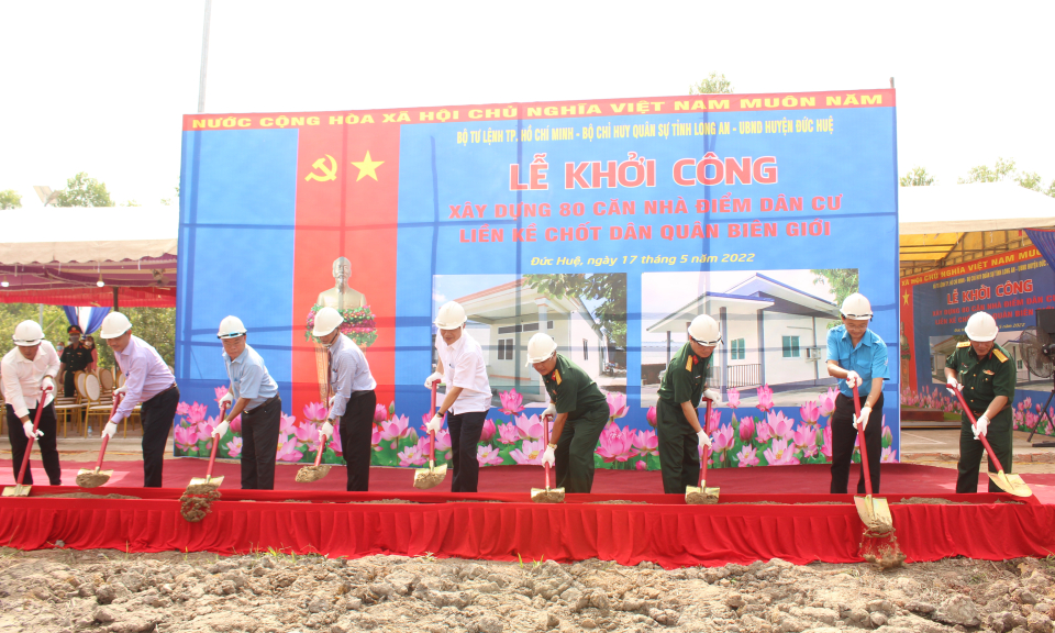 Bộ Tư lệnh Thành phố Hồ Chí Minh khởi công 80 căn nhà khu vực biên giới Đức Huệ