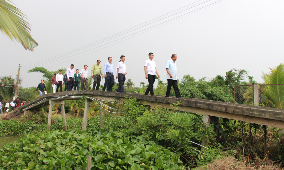 Nguyên Phó thủ tướng Trương Hòa Bình dự khởi công xây dựng cầu ở huyện Thủ Thừa
