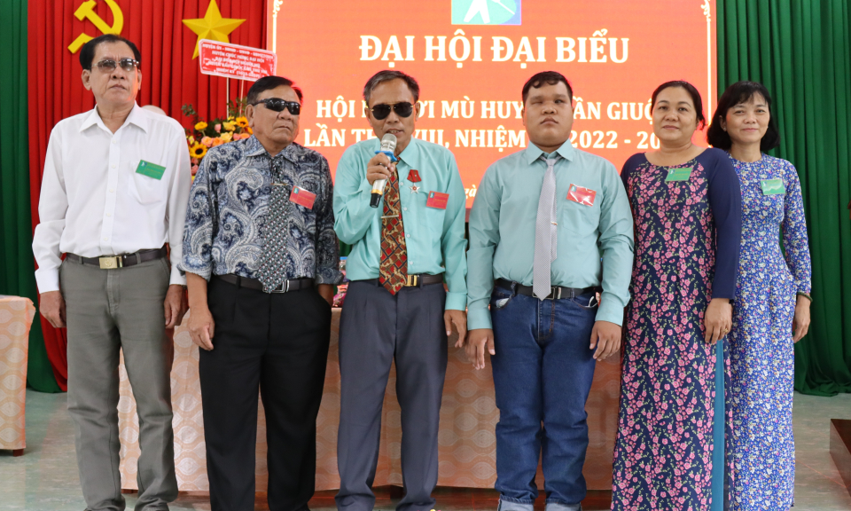 Hội Người mù huyện Cần Giuộc Đại hội lần thứ 8