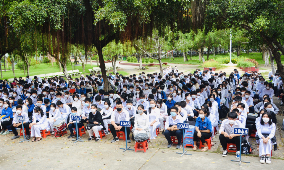 Cần Giuộc: Công an huyện tuyên truyền phòng chống ma túy cho học sinh