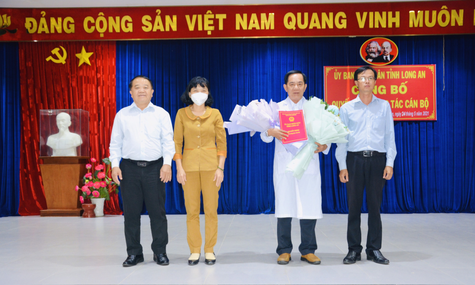 Sở Y tế Long An công bố quyết định cán bộ tại huyện Cần Giuộc