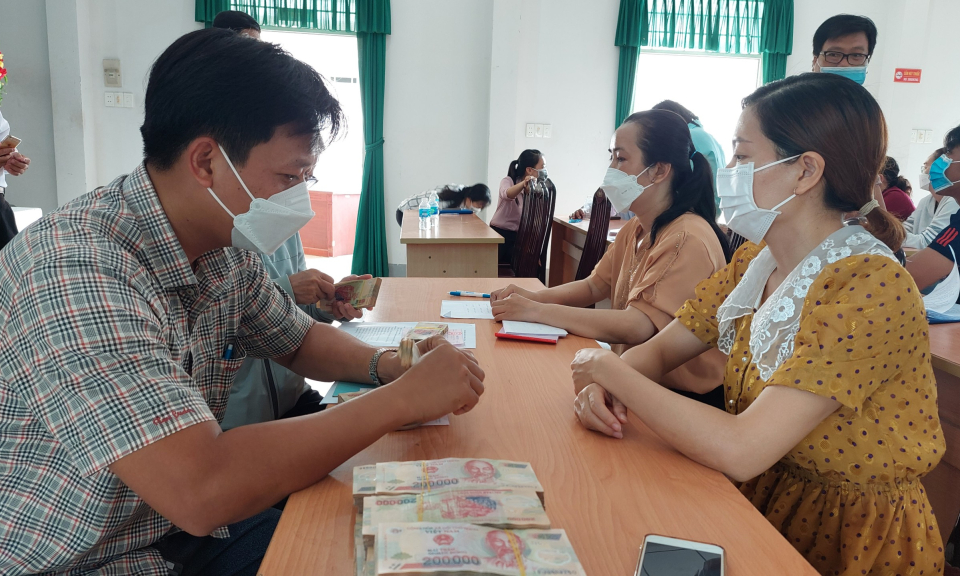 Hội Nông dân tỉnh giải ngân nguồn vốn Quỹ hỗ trợ nông dân cho hội viên xã An Vĩnh Ngãi