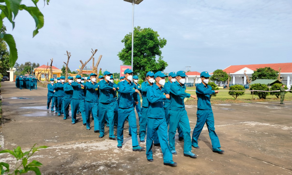 Mộc Hóa khai mạc hội thao trung đội dân quan cơ động lực lượng vũ trang năm 2022