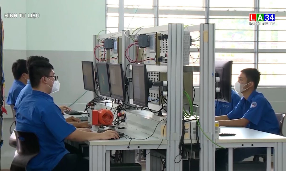 Học nghề đang là xu hướng của nhiều bạn trẻ