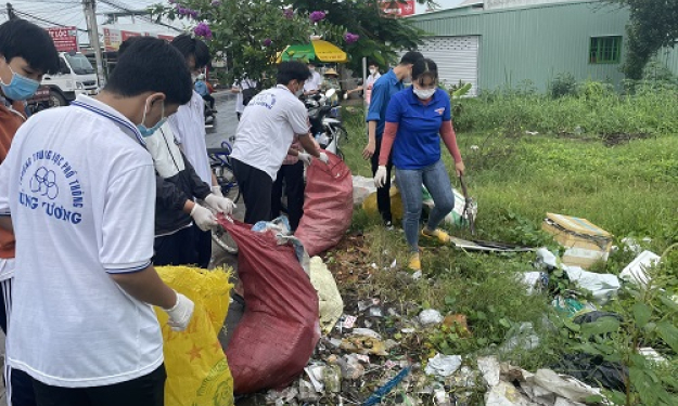 Thành phố Tân An ra quân ”Ngày chủ nhật xanh” đợt 2/2022