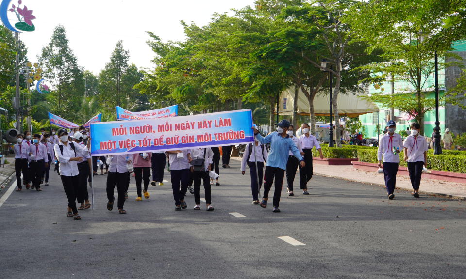 Mộc Hóa mit-tinh truyền thông vệ sinh môi trường và sử dụng nước sạch năm 2022