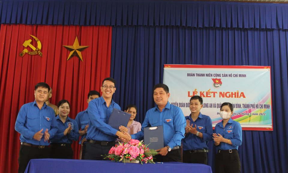 Huyện đoàn Đức Huệ kết nghĩa Quận đoàn Tân Bình
