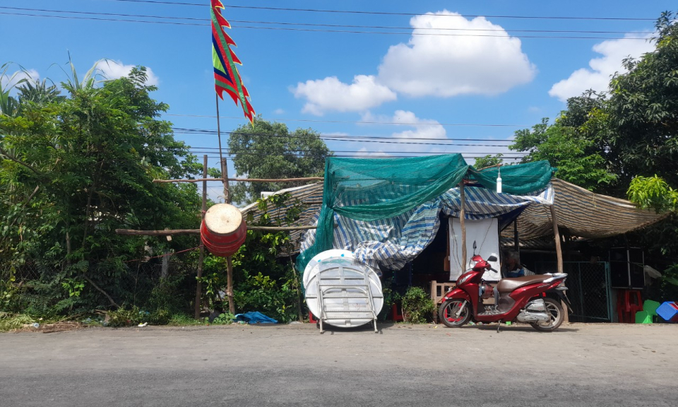 Tân Thạnh kịp thời, thăm hỏi động viên gia đình nạn nhân tử vong do sét đánh